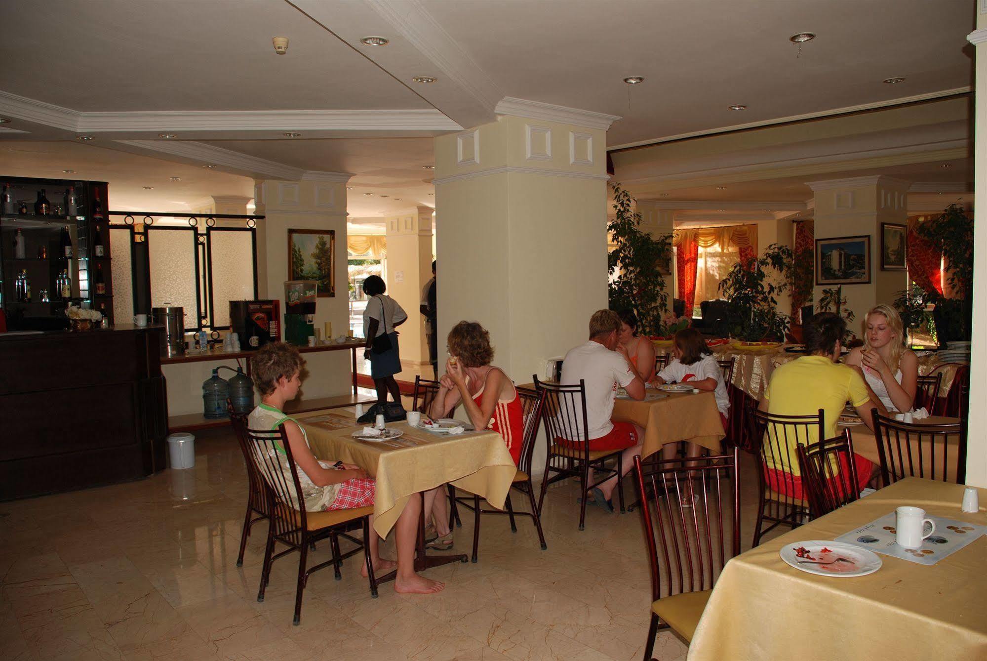 Club Dorado Hotel Marmaris Buitenkant foto